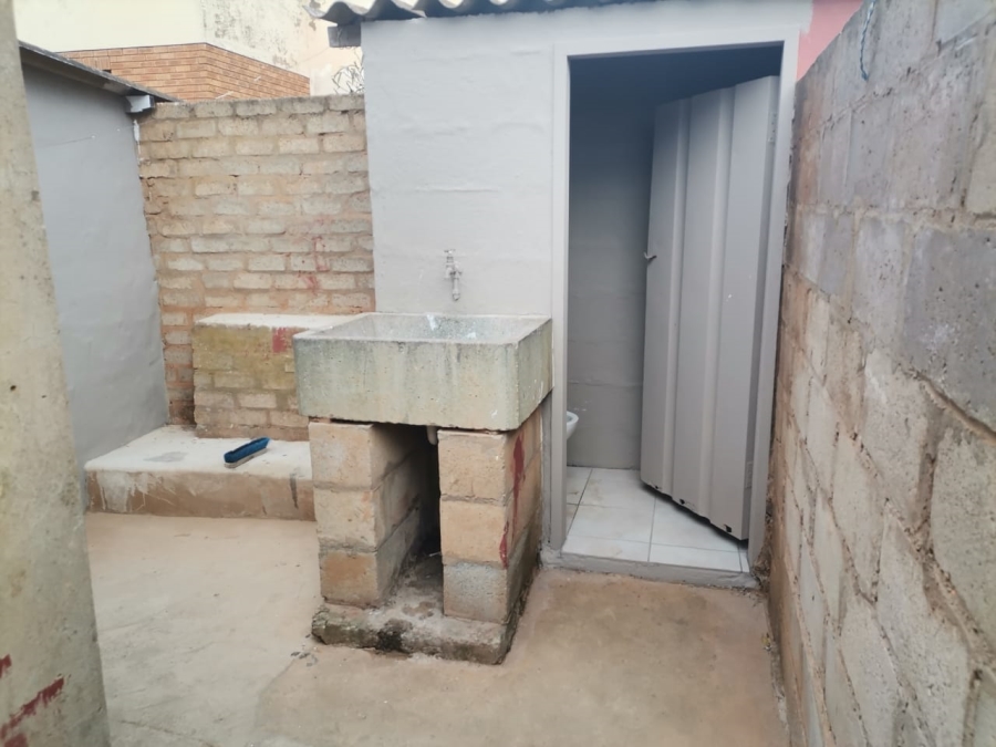 7 Bedroom Property for Sale in Kwanonqaba Western Cape